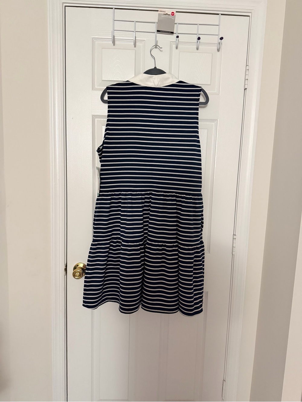 Women’s dress - Picture 2 of 4